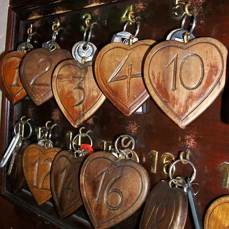 Hotellerie De Charme Le Relais Cicero Hotel-jardin-calme-verdure-centre 3* La Flèche