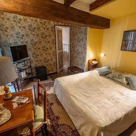 Hotellerie De Charme Le Relais Cicero Hotel-jardin-calme-verdure-centre La Fleche