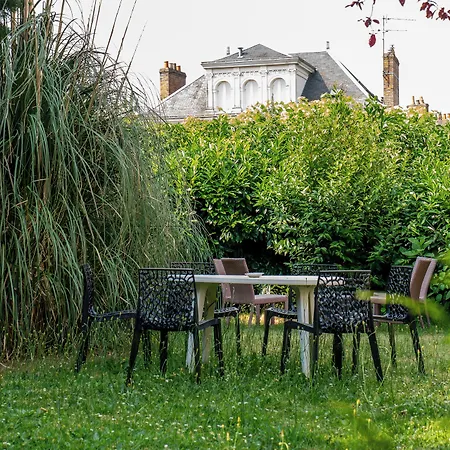 Hotellerie De Charme Le Relais Cicero Hotel-jardin-calme-verdure-centre La Fleche